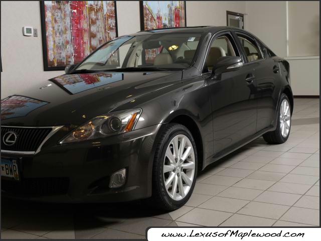 Lexus IS 250 2010 photo 2