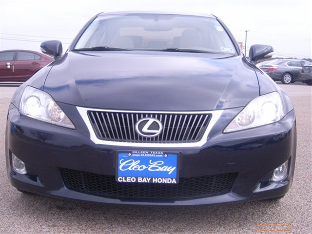 Lexus IS 250 2010 photo 2