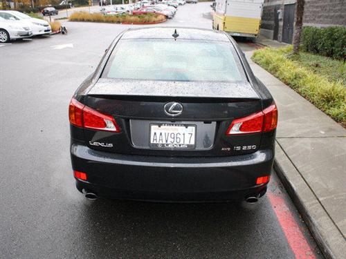 Lexus IS 250 2010 photo 2