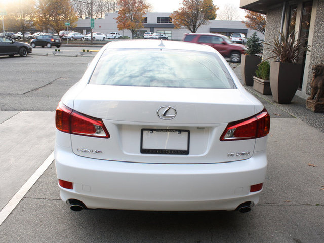 Lexus IS 250 2010 photo 3