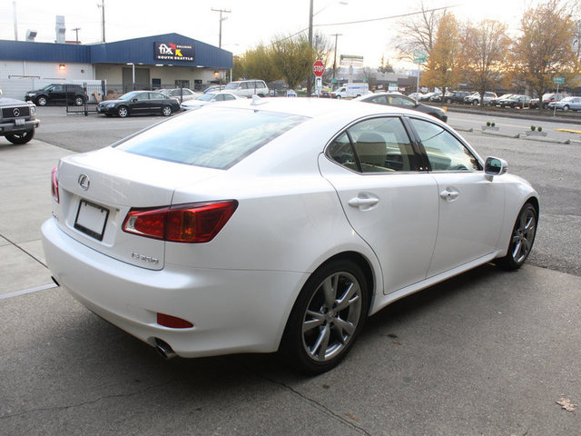 Lexus IS 250 2010 photo 4