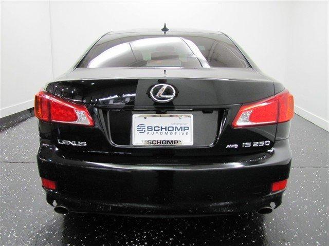 Lexus IS 250 2010 photo 1
