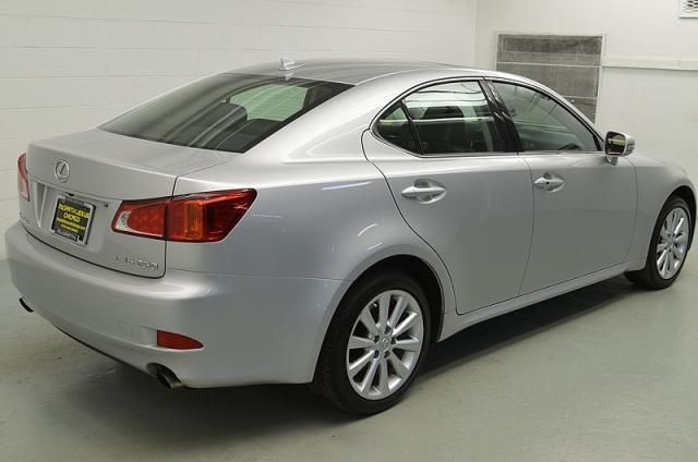 Lexus IS 250 2010 photo 2