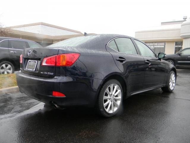 Lexus IS 250 2010 photo 5