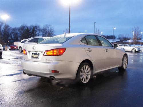 Lexus IS 250 2010 photo 2
