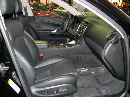 Lexus IS 250 2010 photo 2