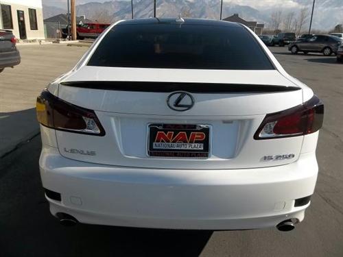 Lexus IS 250 2010 photo 2