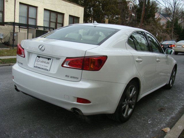 Lexus IS 250 2010 photo 3