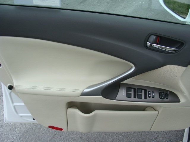 Lexus IS 250 2010 photo 5