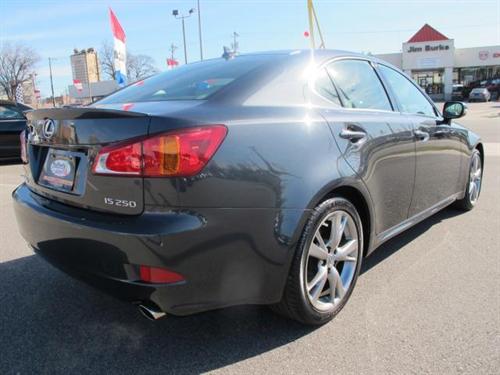 Lexus IS 250 2010 photo 2