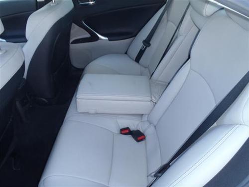 Lexus IS 250 2010 photo 2