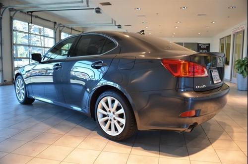 Lexus IS 250 2010 photo 2