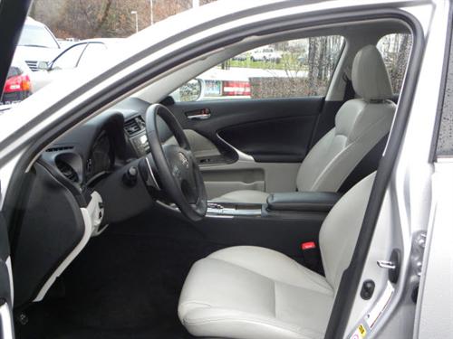 Lexus IS 250 2010 photo 3