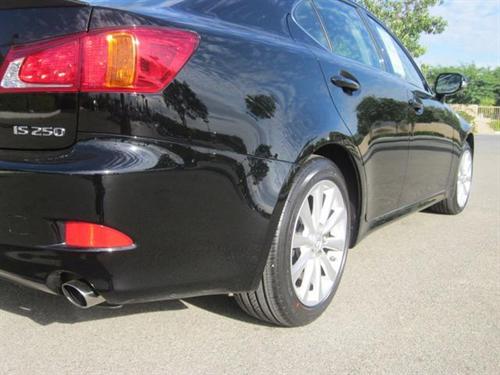 Lexus IS 250 2010 photo 3