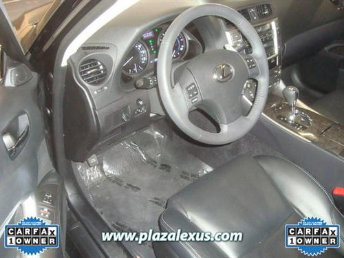 Lexus IS 250 2010 photo 2