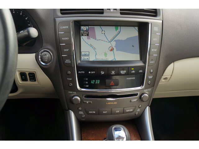 Lexus IS 250 2010 photo 2