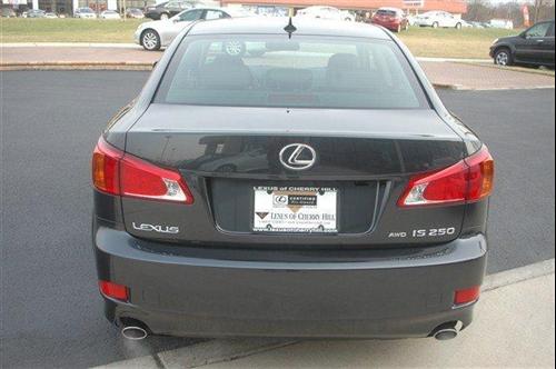 Lexus IS 250 2010 photo 2