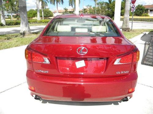 Lexus IS 250 2010 photo 3