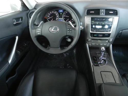 Lexus IS 250 2010 photo 3