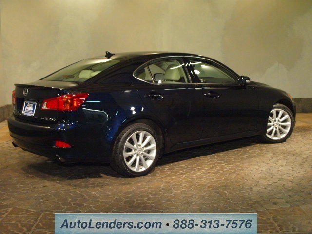 Lexus IS 250 2010 photo 2