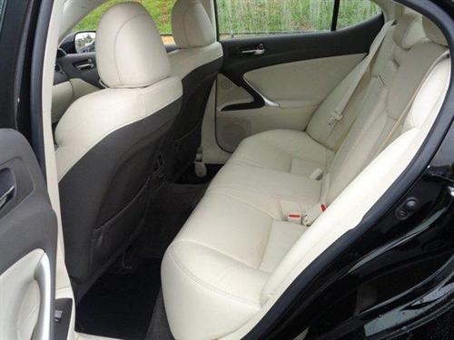 Lexus IS 250 2010 photo 3