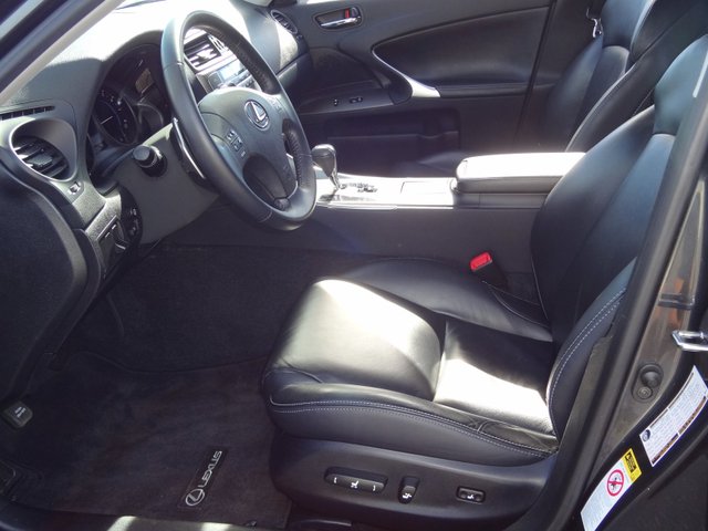 Lexus IS 250 2010 photo 3
