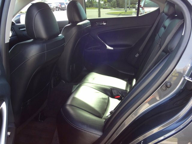 Lexus IS 250 2010 photo 4