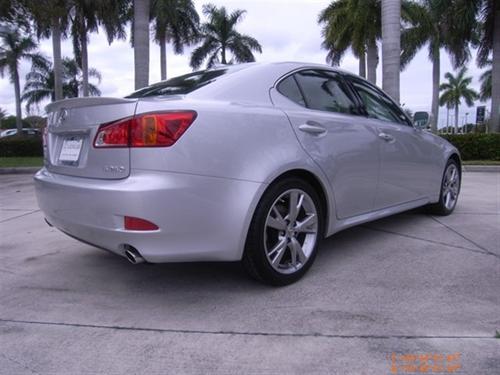 Lexus IS 250 2010 photo 2