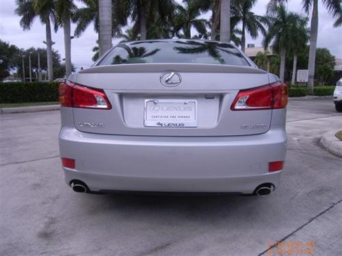 Lexus IS 250 2010 photo 3