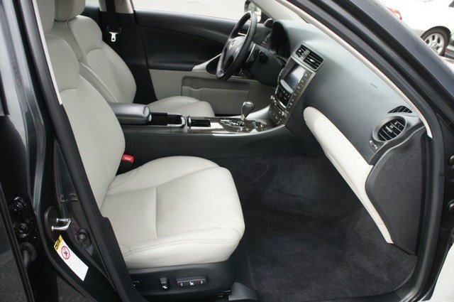Lexus IS 250 2010 photo 2