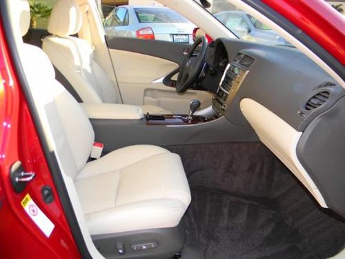 Lexus IS 250 2010 photo 2