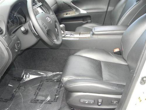 Lexus IS 250 2010 photo 2