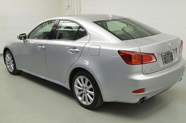 Lexus IS 250 2010 photo 3
