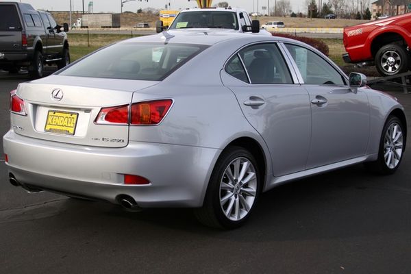 Lexus IS 250 2010 photo 3