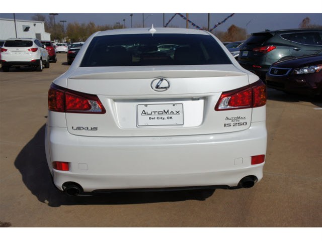 Lexus IS 250 2010 photo 3