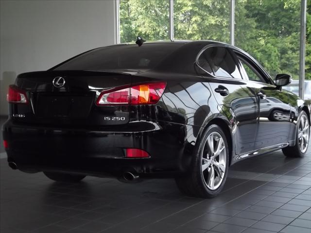 Lexus IS 250 2010 photo 3