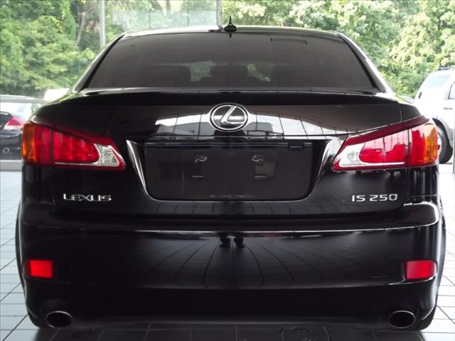 Lexus IS 250 2010 photo 4