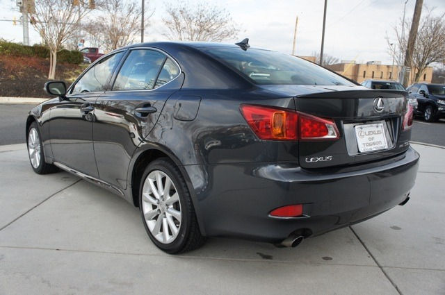 Lexus IS 250 2010 photo 2