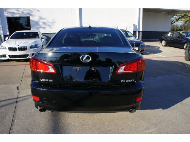 Lexus IS 250 2010 photo 3