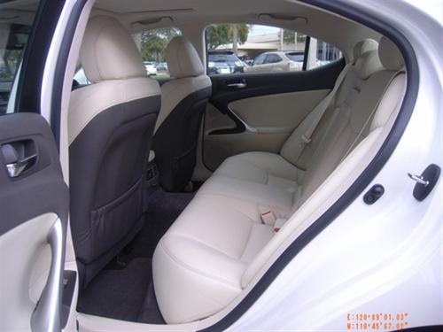 Lexus IS 250 2010 photo 3