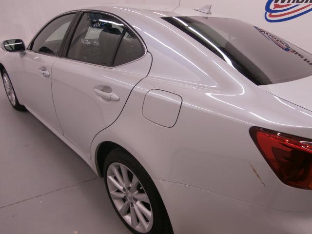 Lexus IS 250 2010 photo 3