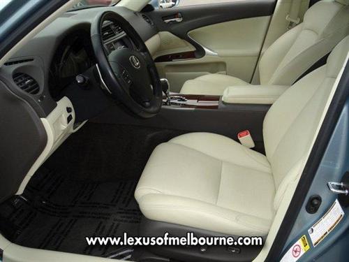 Lexus IS 250 2010 photo 2