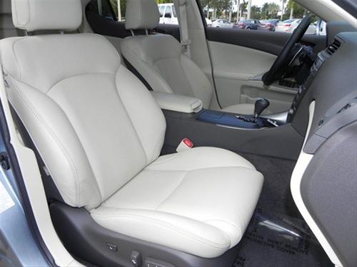 Lexus IS 250 2010 photo 1