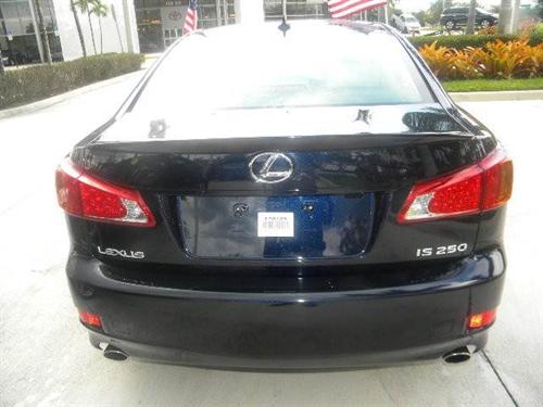 Lexus IS 250 2010 photo 3