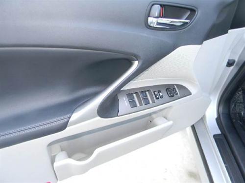 Lexus IS 250 2010 photo 2