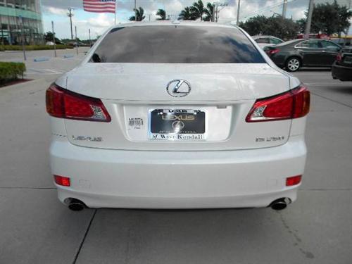 Lexus IS 250 2010 photo 2