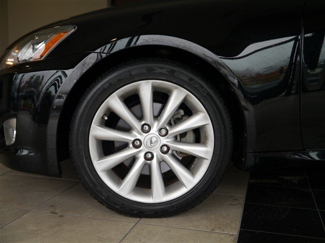 Lexus IS 250 2010 photo 3