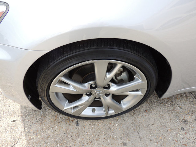 Lexus IS 250 2010 photo 2