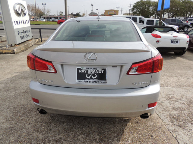 Lexus IS 250 2010 photo 4