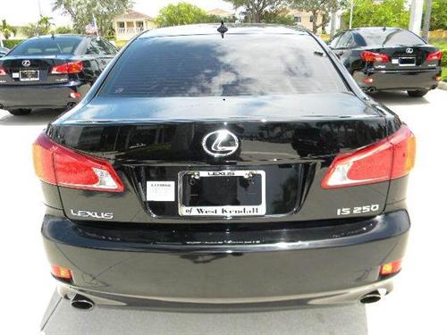 Lexus IS 250 2010 photo 3
